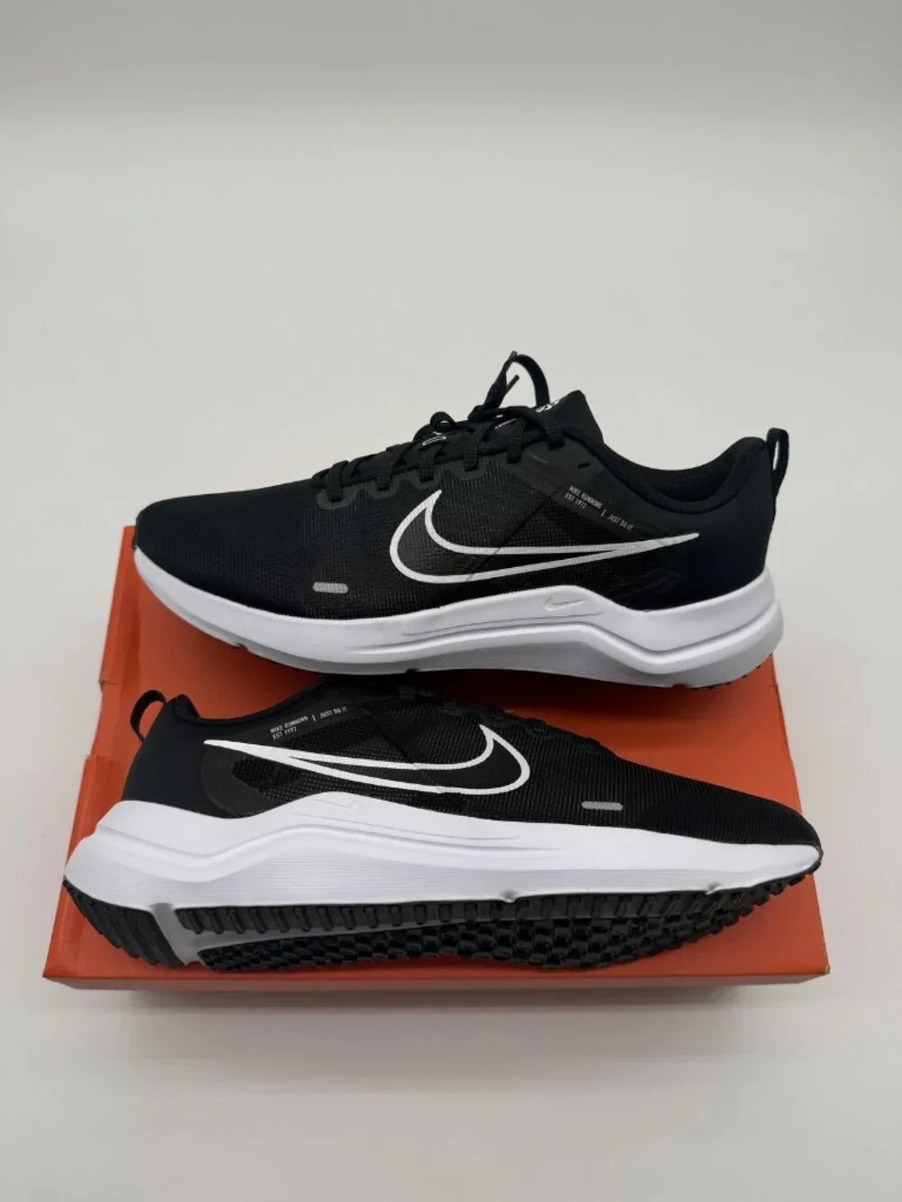 New Nike Downshifter 12 Running Shoes Men's Size 11 Black White DD9293 001